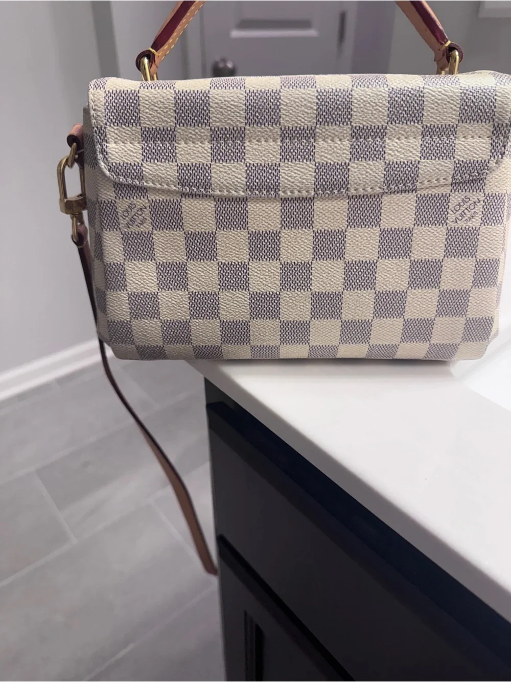 Louis Vuitton ** smoke